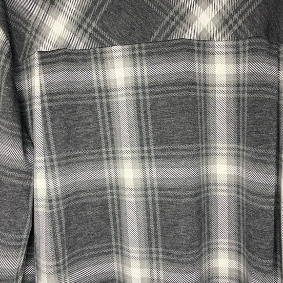 Zenana lightweight flannel shacket. Size medium - Picture 6 of 7